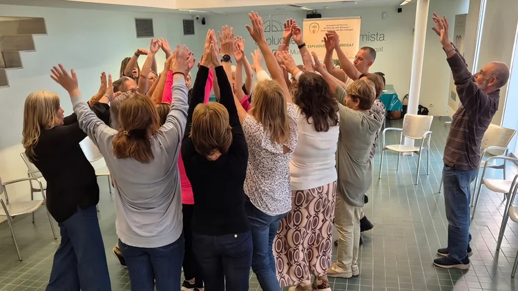 AFA Baix Llobregat durante un taller de risoterapia