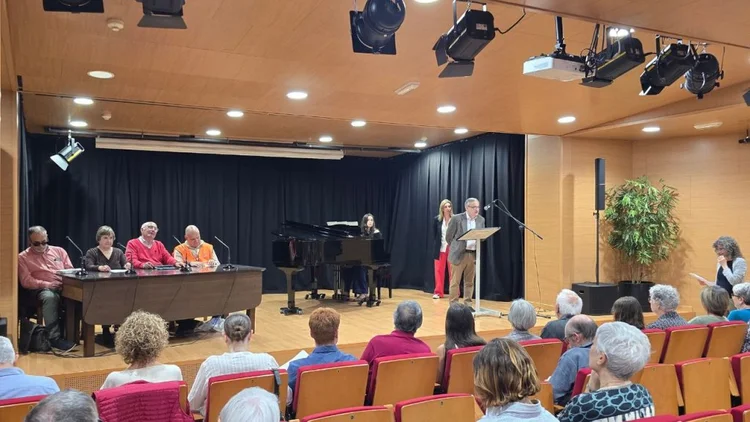 Lectura de autores literarios homenajeados