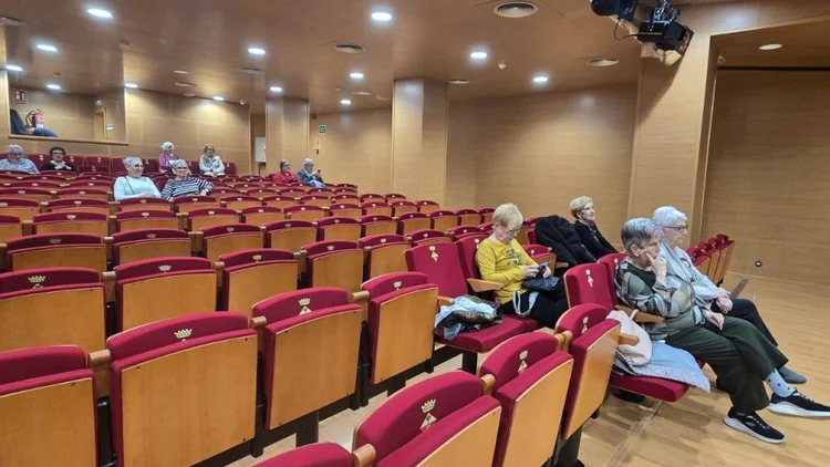 Públic en començar l’acte