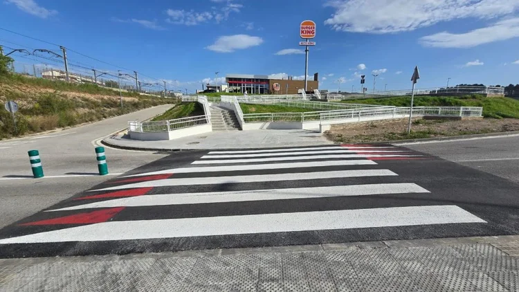 Pas de vianants del Burger King d'Olesa