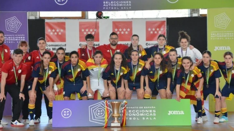 Selecció catalana femenina sub-19 dirigida pel tècnic olesà Jordi Barrero
