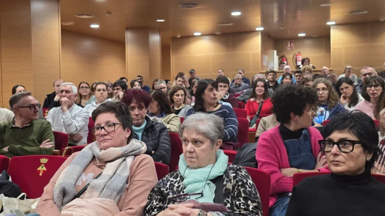 Veïns d’Olesa durant la reunió