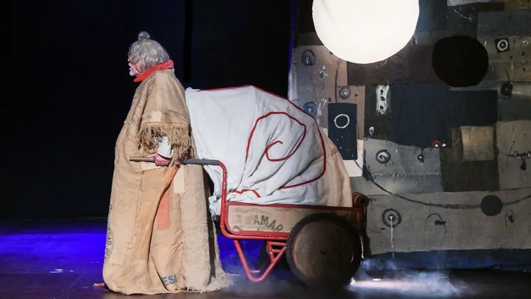 Kariguri: Poesía visual y magia en el teatro El Casal d’Olesa