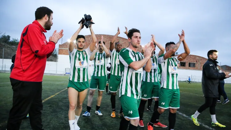 Olesa vive un fin de semana deportivo con altibajos en fútbol y baloncesto