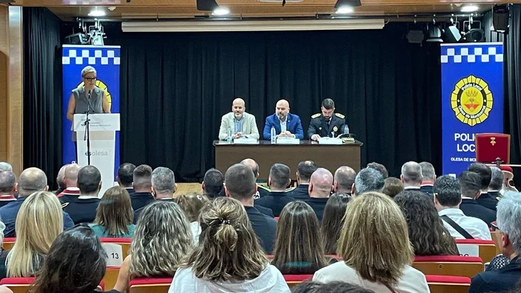 Reconocimiento a los agentes de la Policía Local en el Día de San Miguel