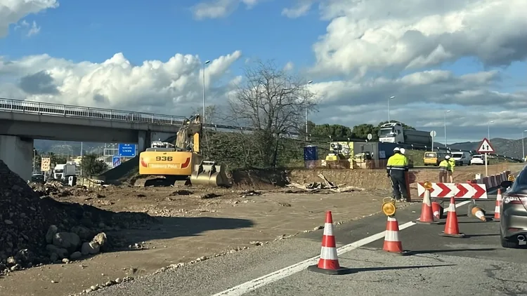 Corte del tráfico en la C-55 por obras de emergencia