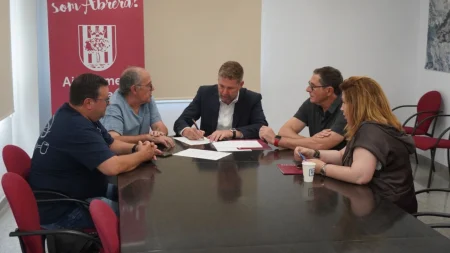 Signatura nou conveni / Ajuntament d'Abrera