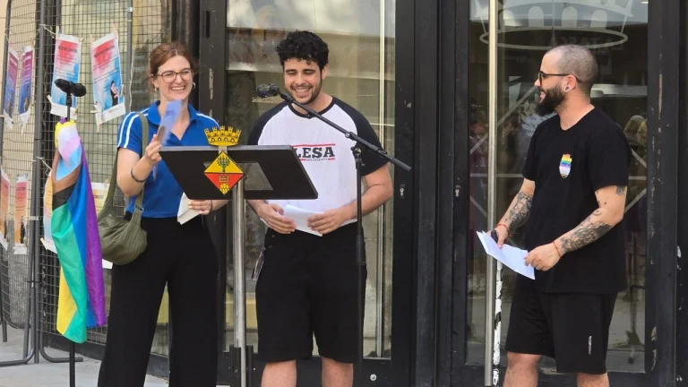 Olesa s’alça contra l’odi LGTBIQ+: “No volem només sobreviure, volem viure” Manifest Institucional del 27 de Juny