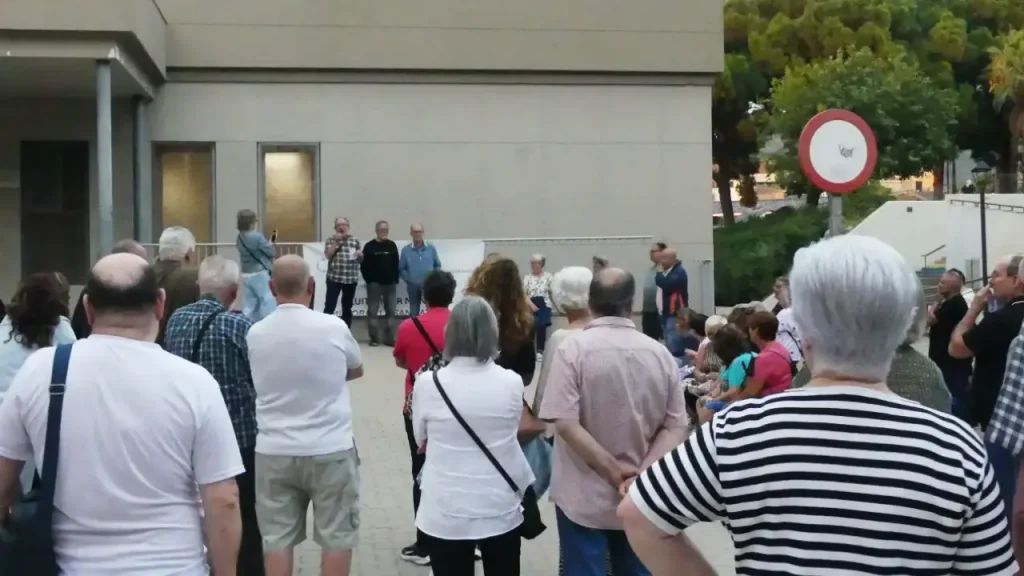 Manifestació ASPQ davant del CAP