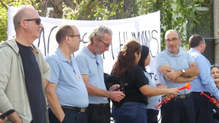 Vaga d’autobusos a Olesa: “Hem vist els nostres drets reduïts” Personal de TGO manifestant-se / OlesaMèdia
