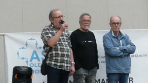 Manifestació de l'ASPQ davant del CAP