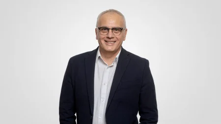 Fernando Vicente, més que un polític: L’equilibri entre el diàleg social i la calor humana del voluntariat Fernando Vicente / PSC